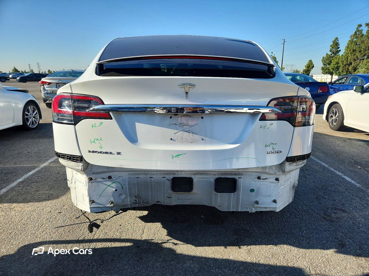 Tesla Model X 2018