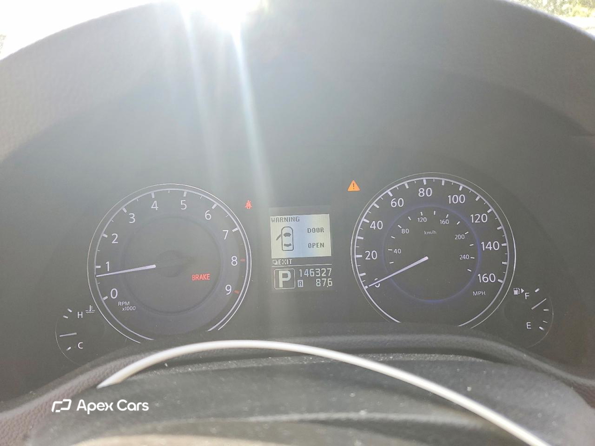 Infiniti G 2011