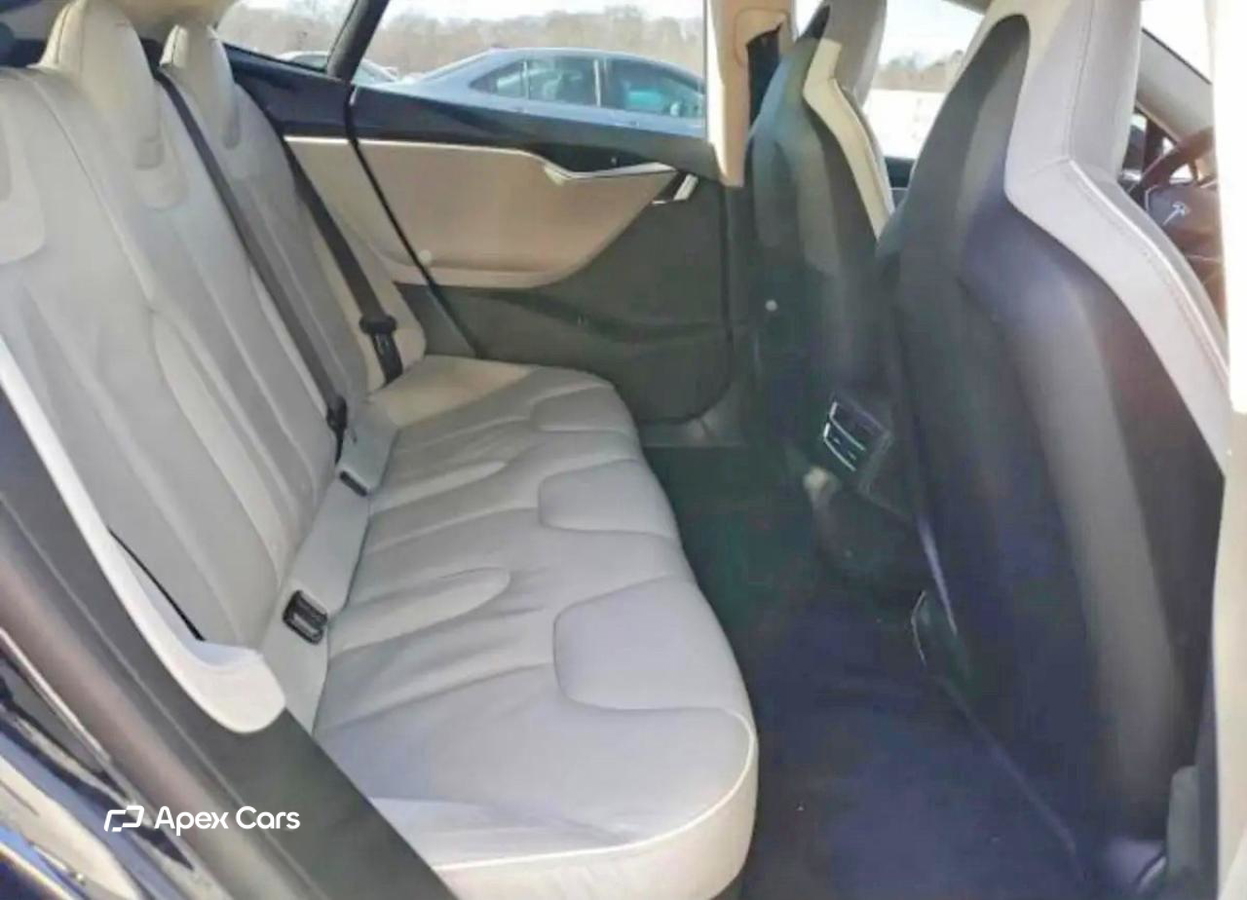 Tesla Model S 2013