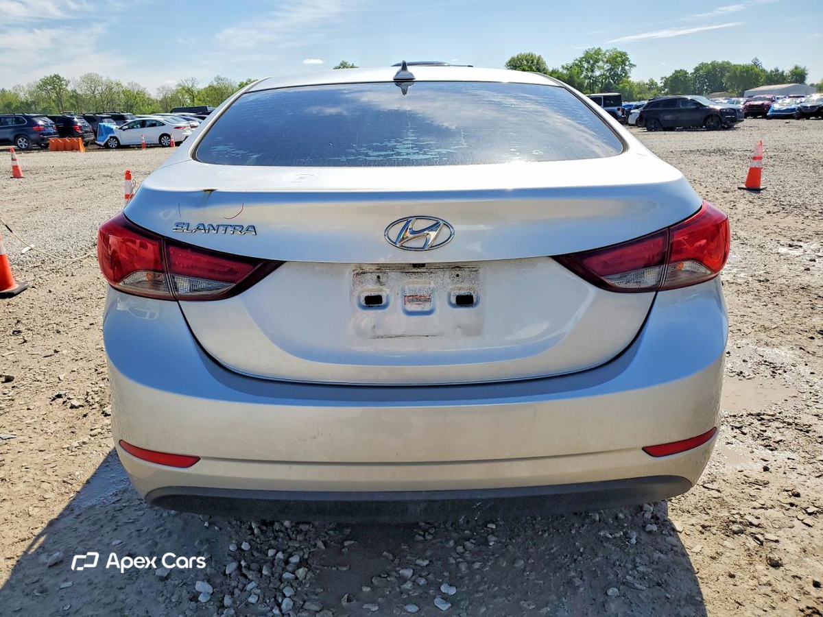 Hyundai Elantra 2016