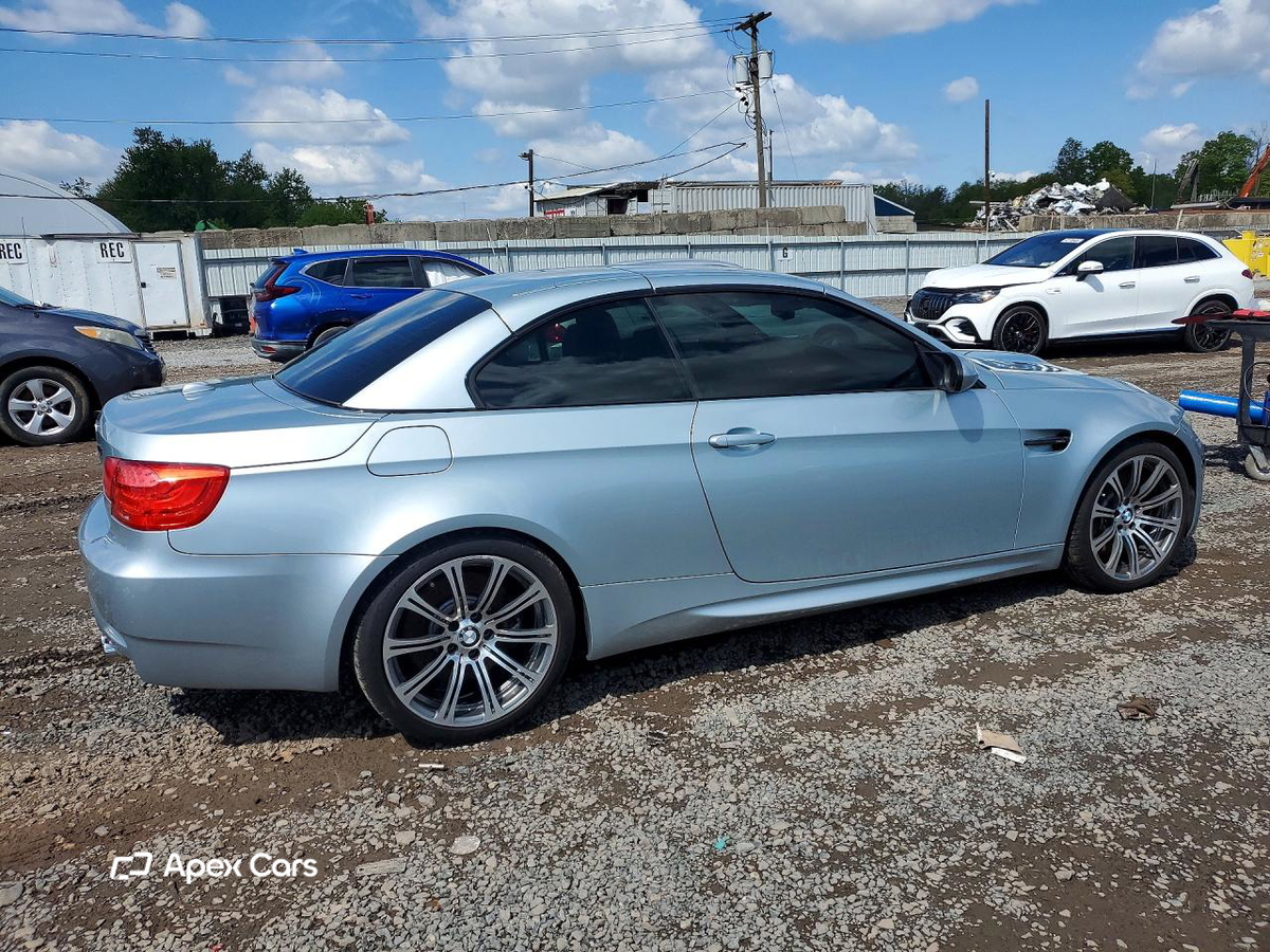 BMW M3 2011