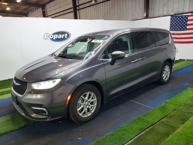 Chrysler Pacifica 2023 - Image 1 of 14