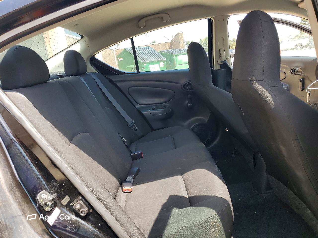 Nissan Versa 2015