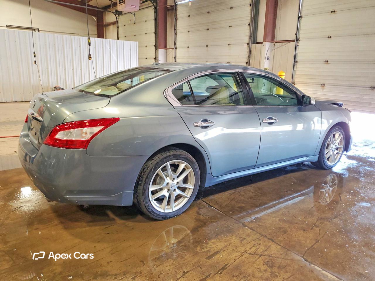 Nissan Maxima 2011