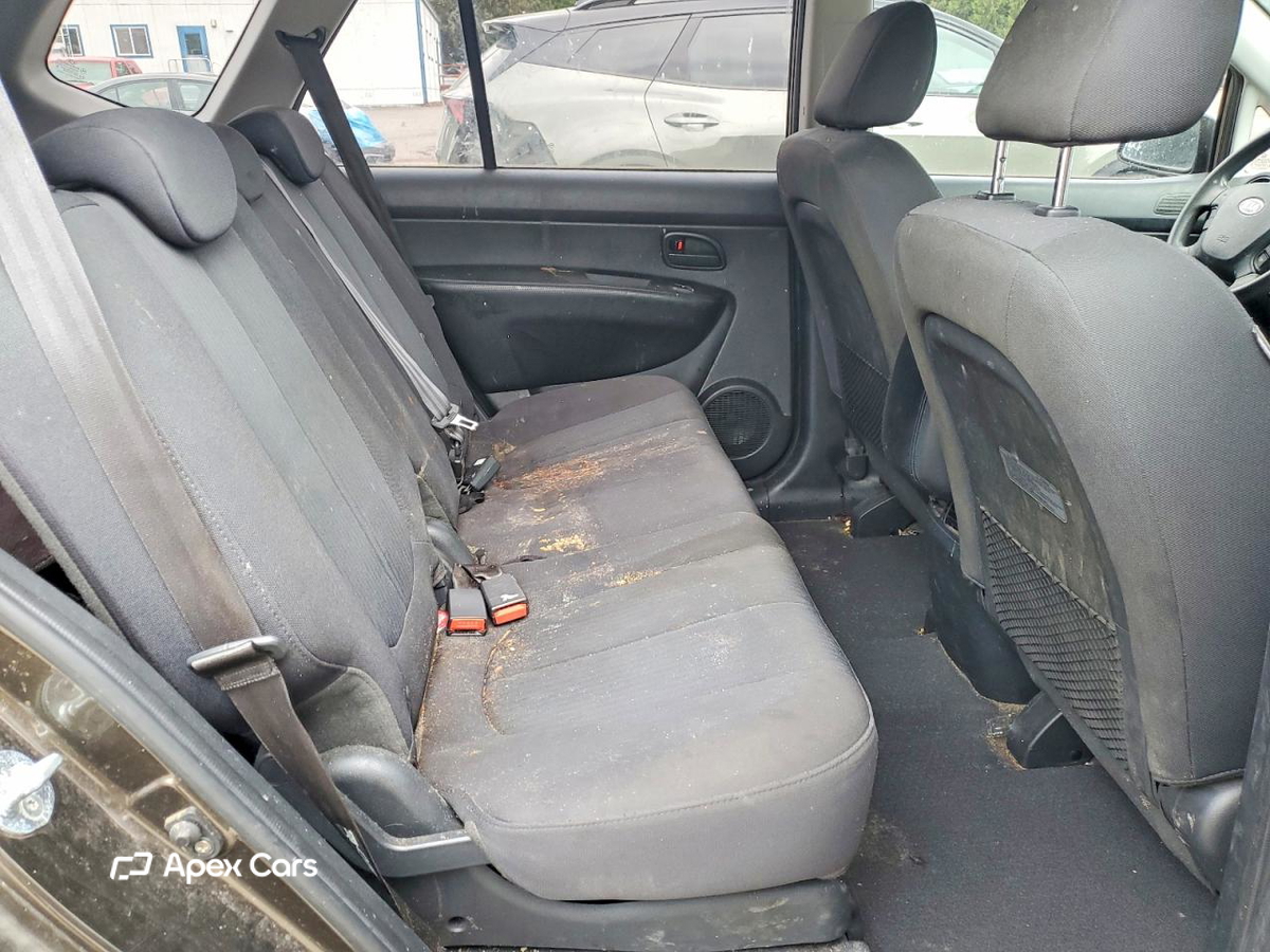 Kia Rondo 2009