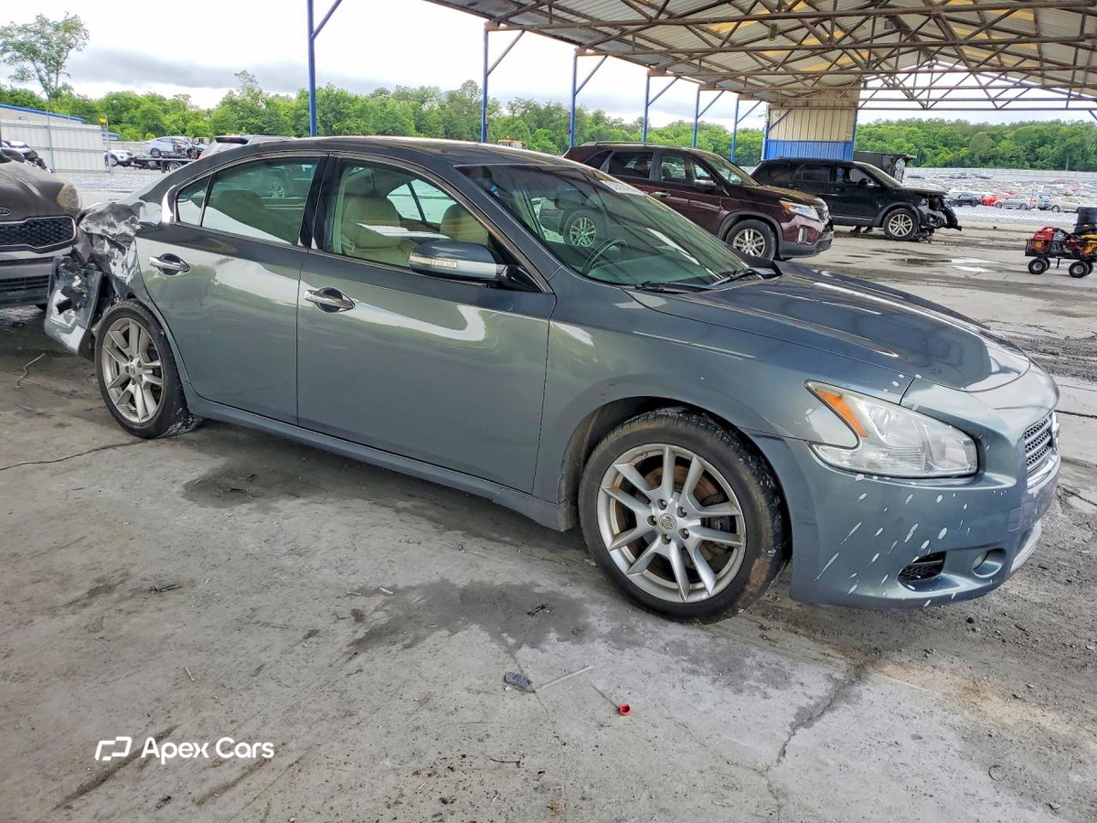 Nissan Maxima 2010