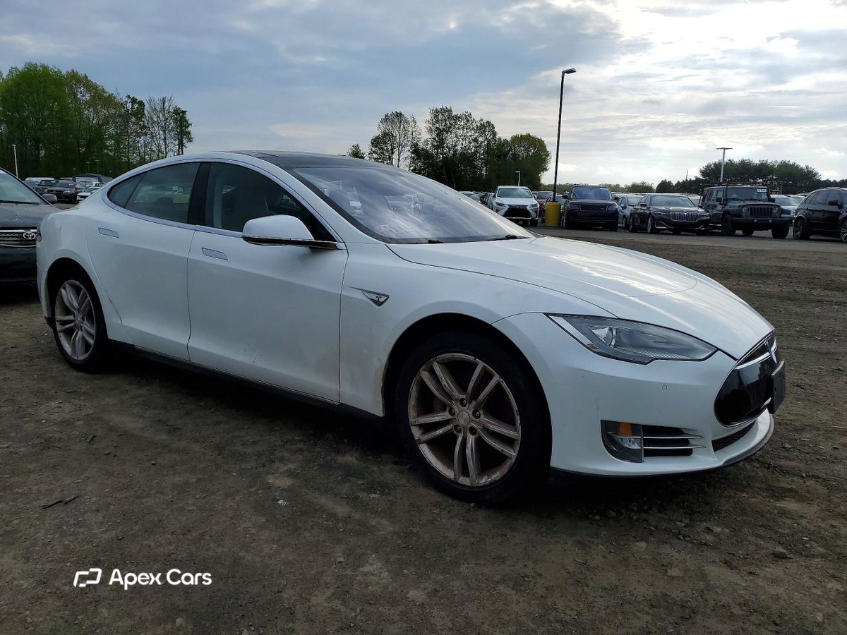 Tesla Model S 2014