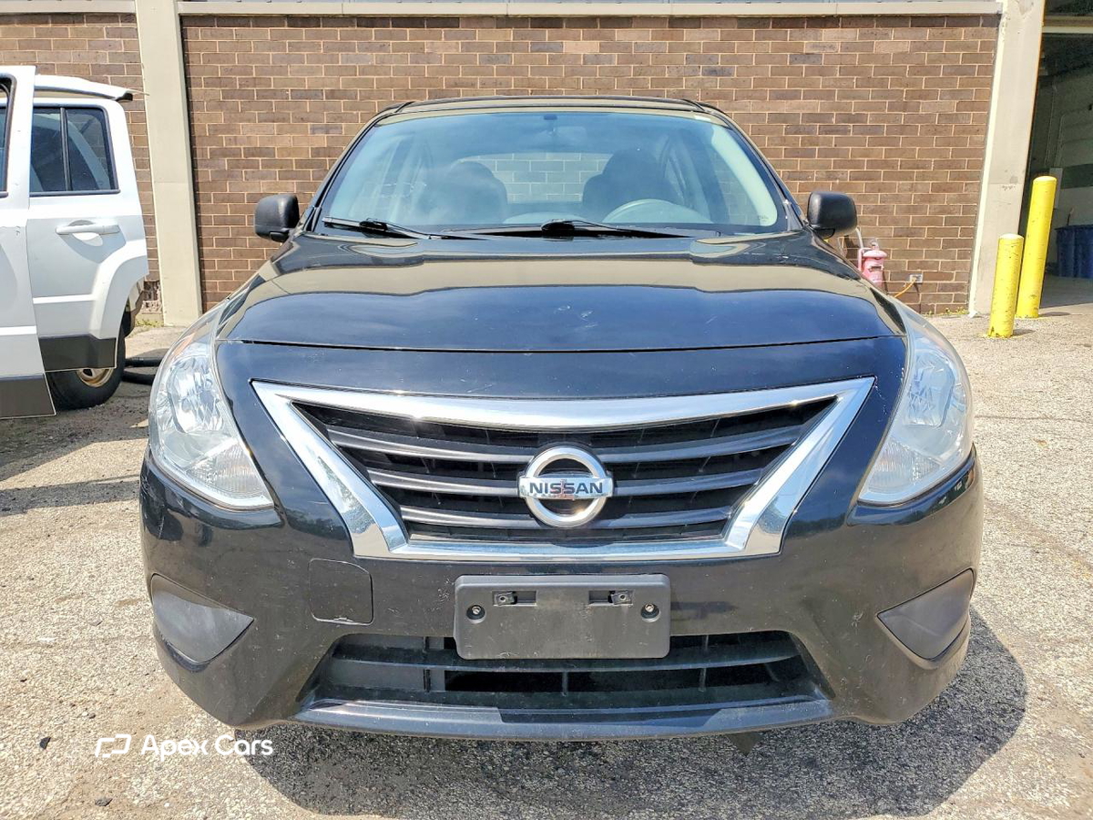 Nissan Versa 2015