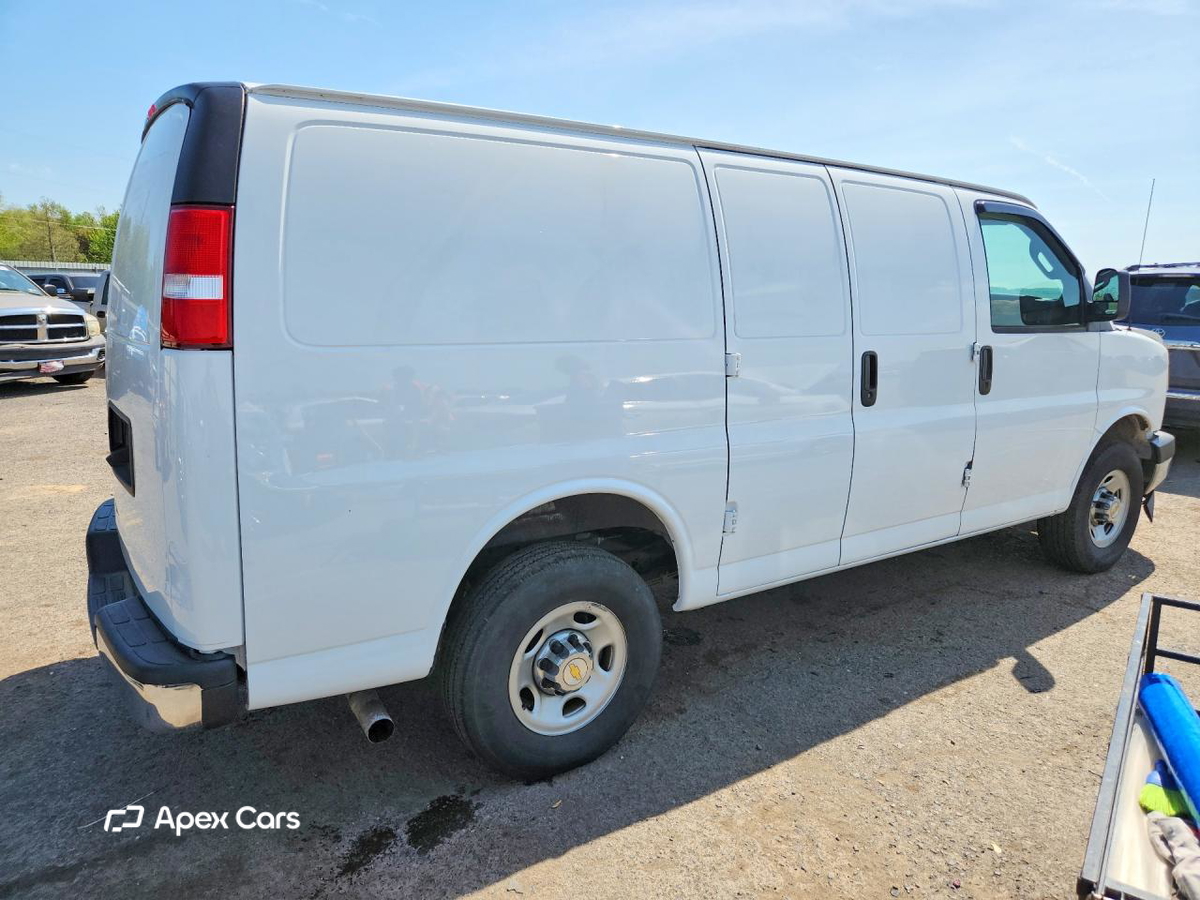 Chevrolet Express 2024