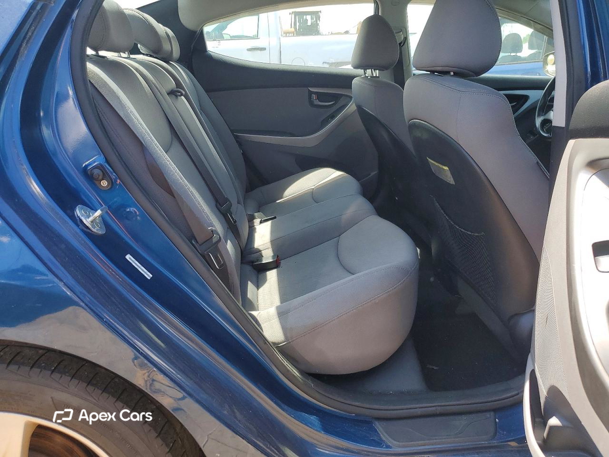 Hyundai Elantra 2013