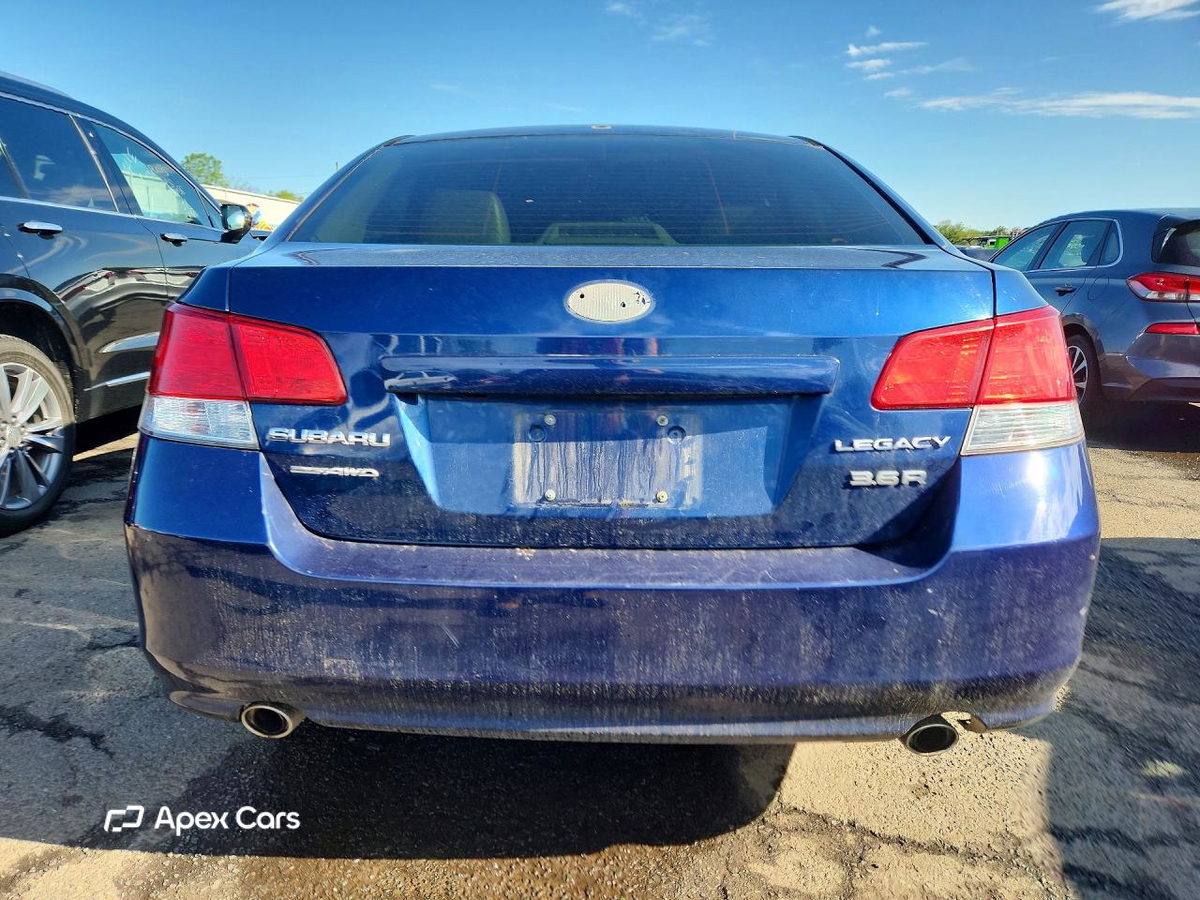 Subaru Legacy 2011