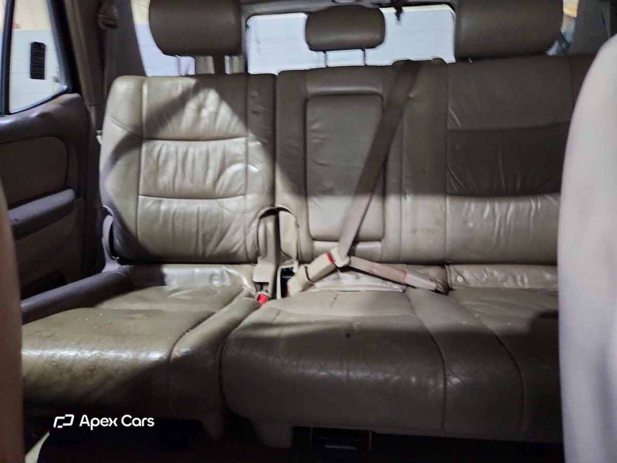Toyota Sequoia 2005