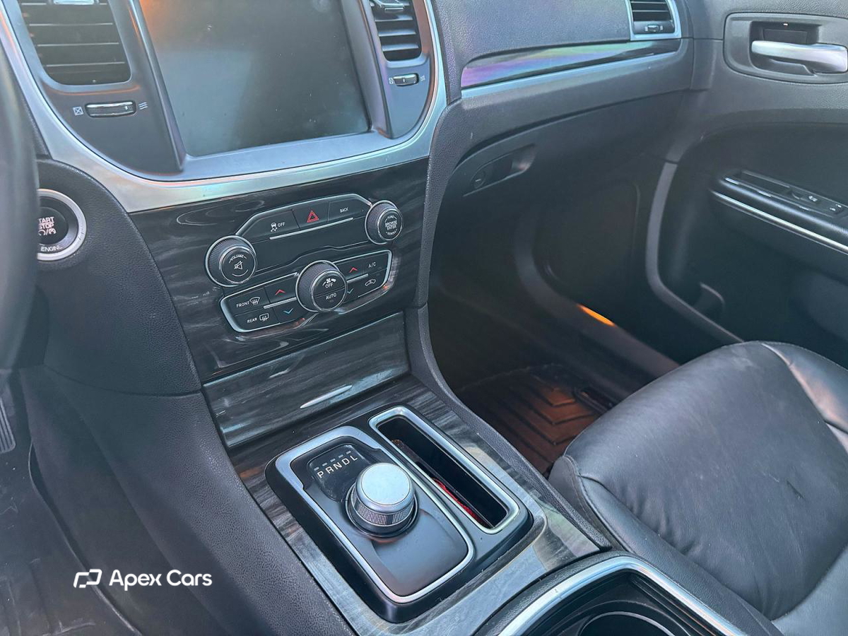 Chrysler 300 2016