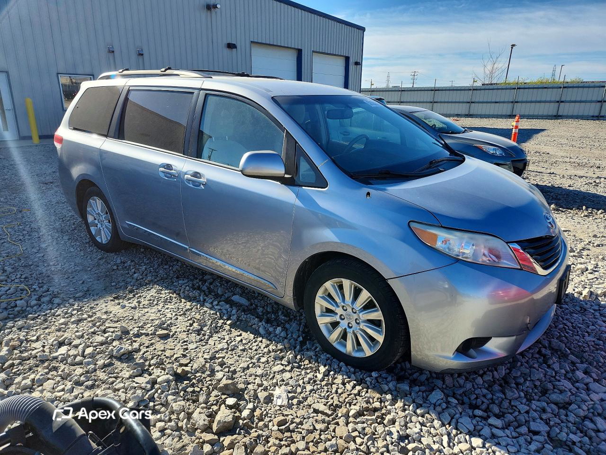 Toyota Sienna 2011