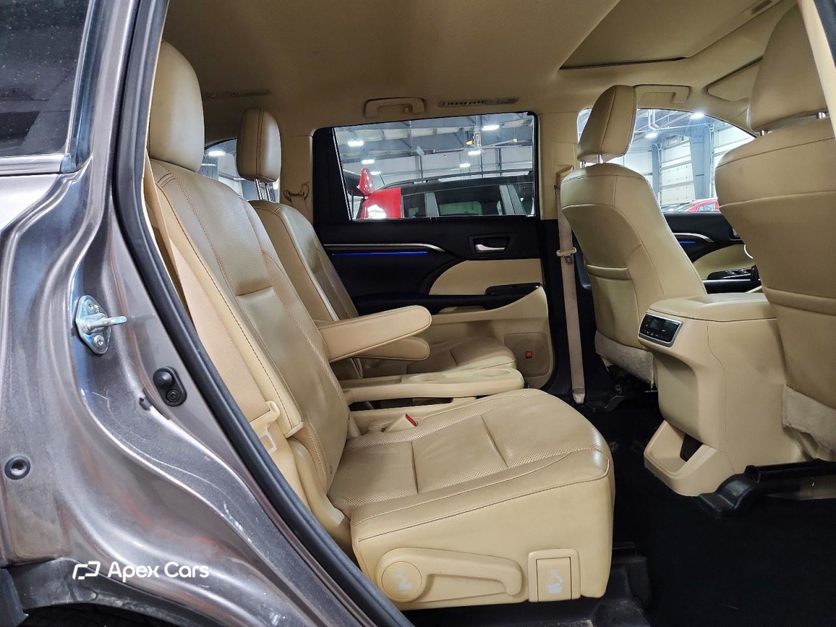 Toyota Highlander 2016