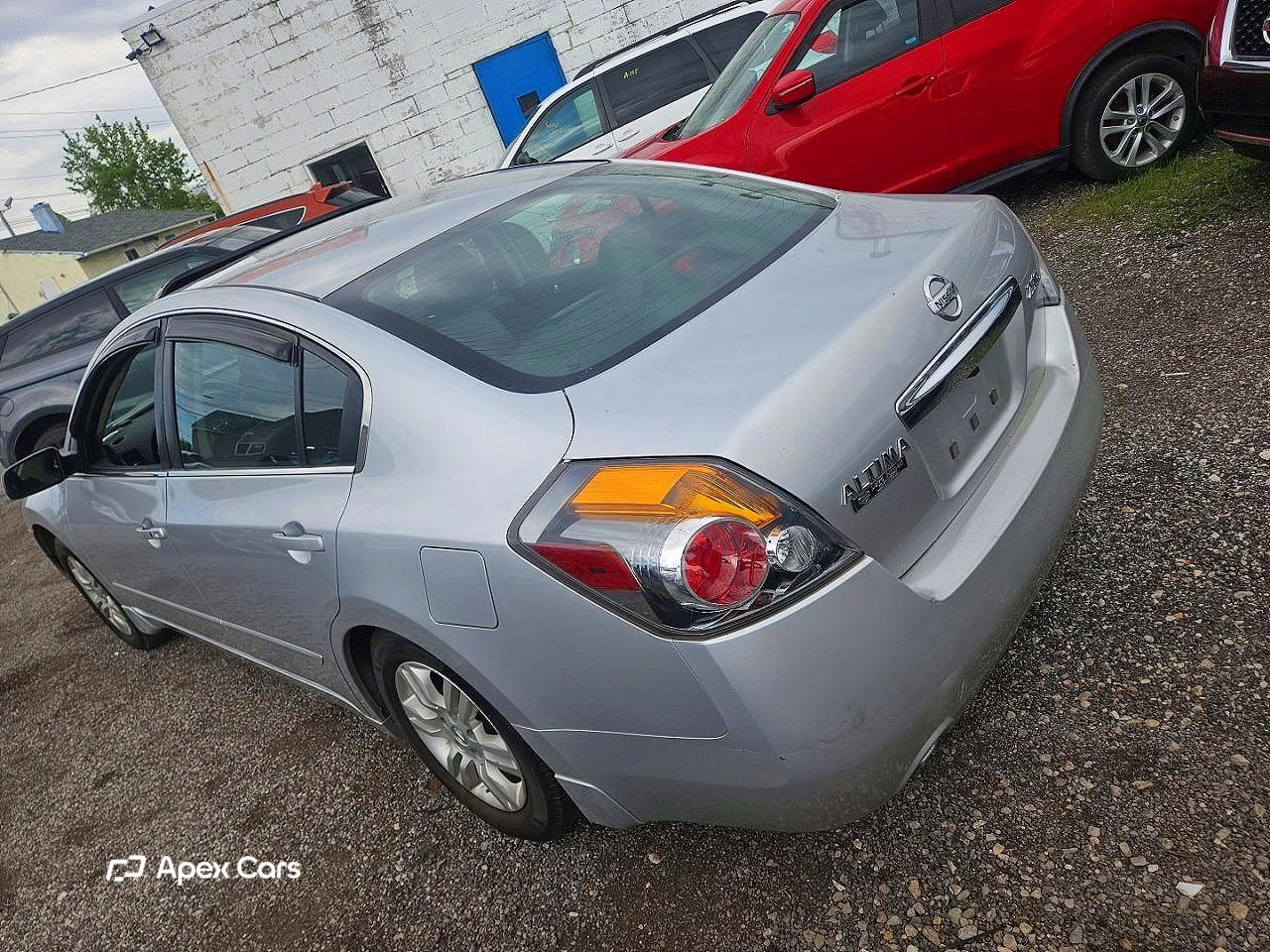 Nissan Altima 2012