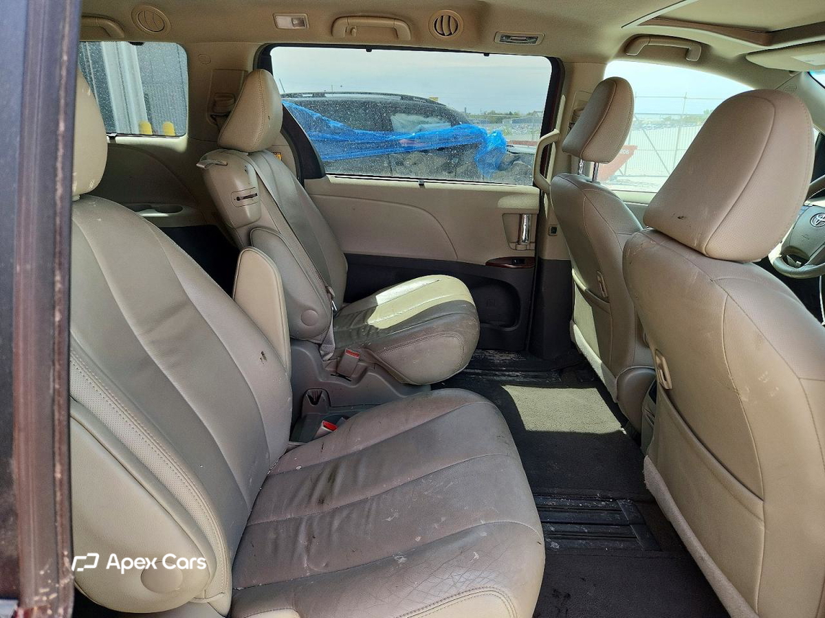 Toyota Sienna 2012
