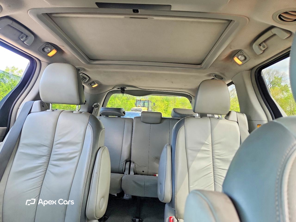 Toyota Sienna 2012
