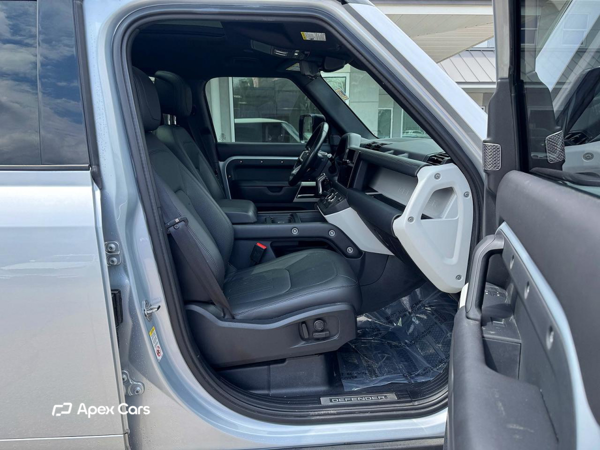 Land Rover Defender 2022