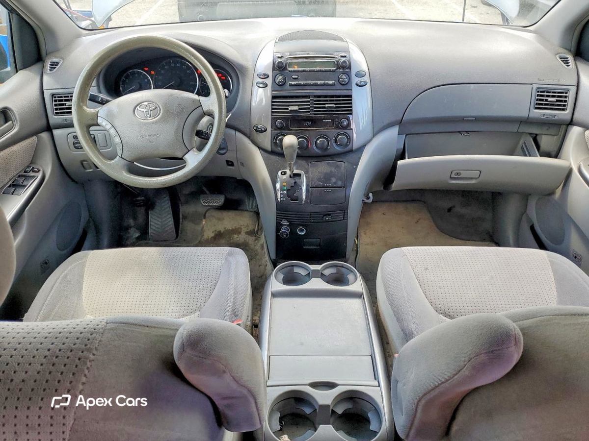 Toyota Sienna 2010
