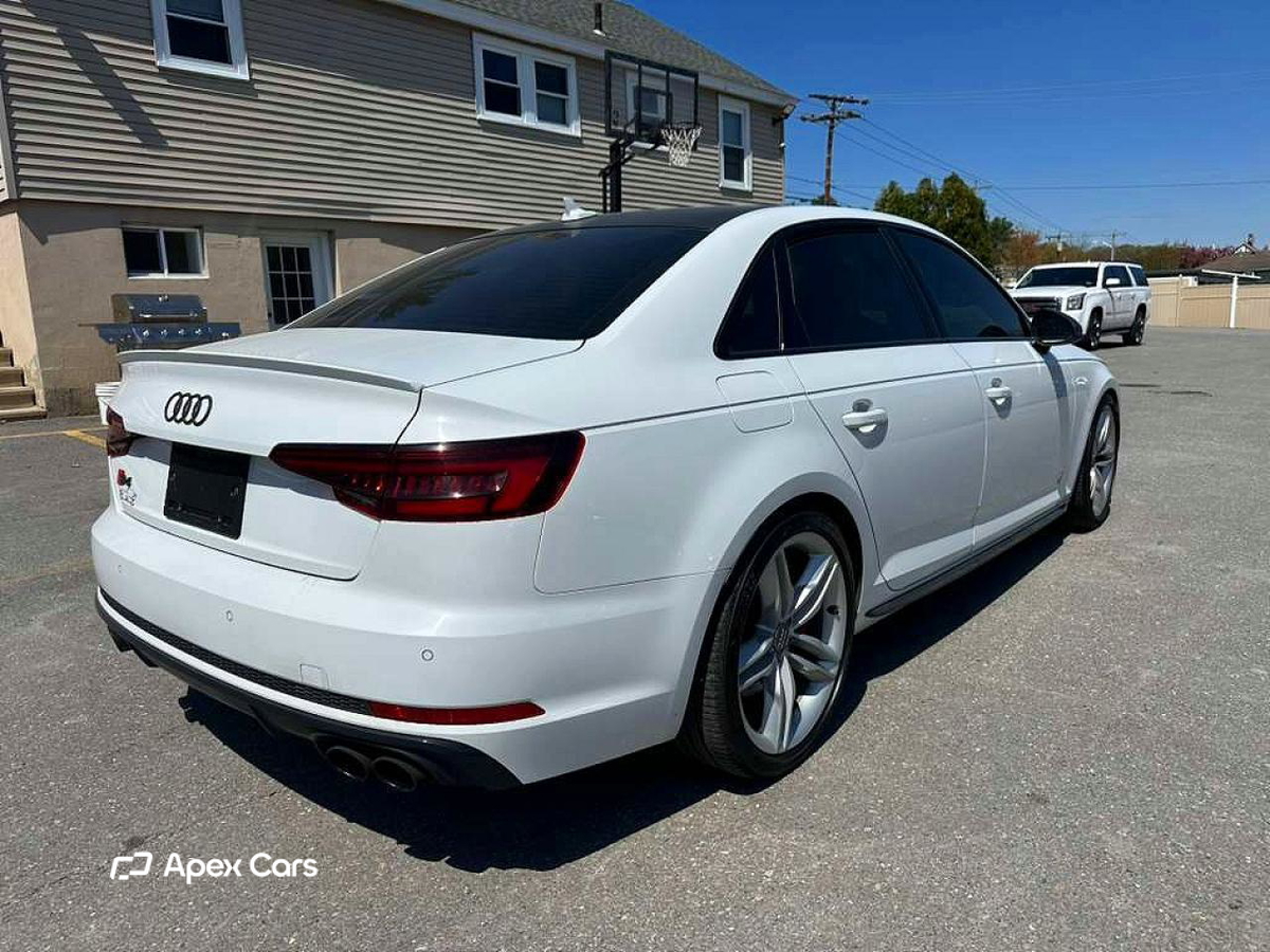 Audi RS4 2019