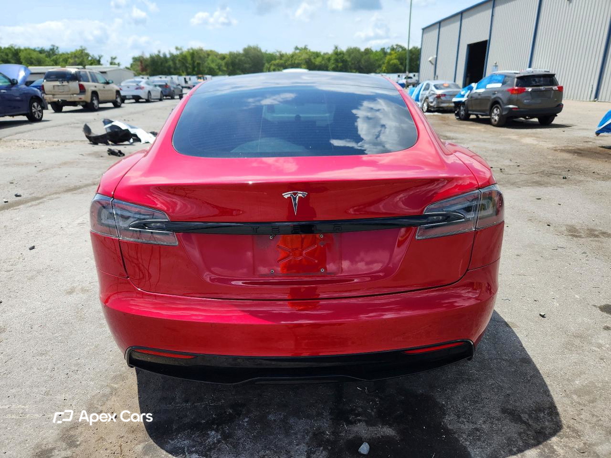 Tesla Model S 2021
