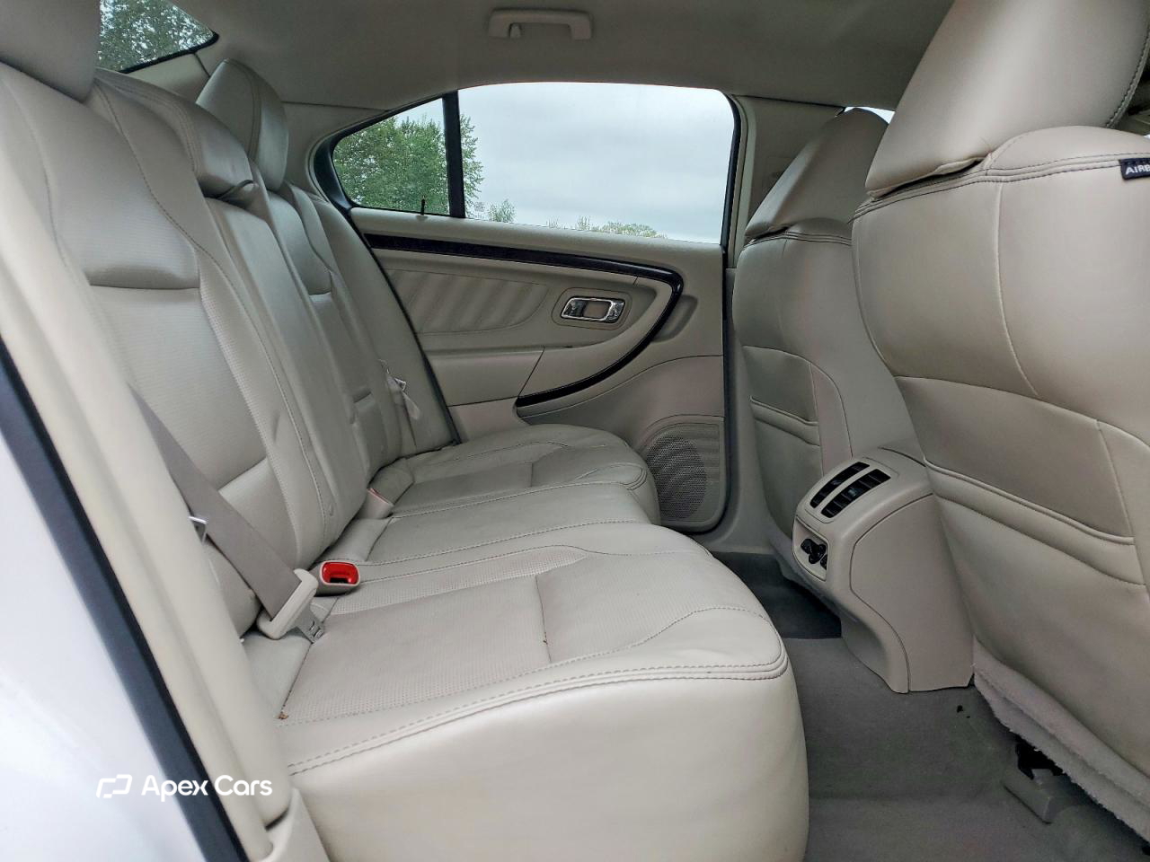 Ford Taurus 2010