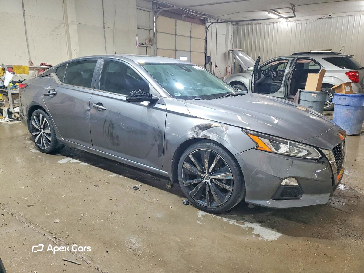 Nissan Altima 2020