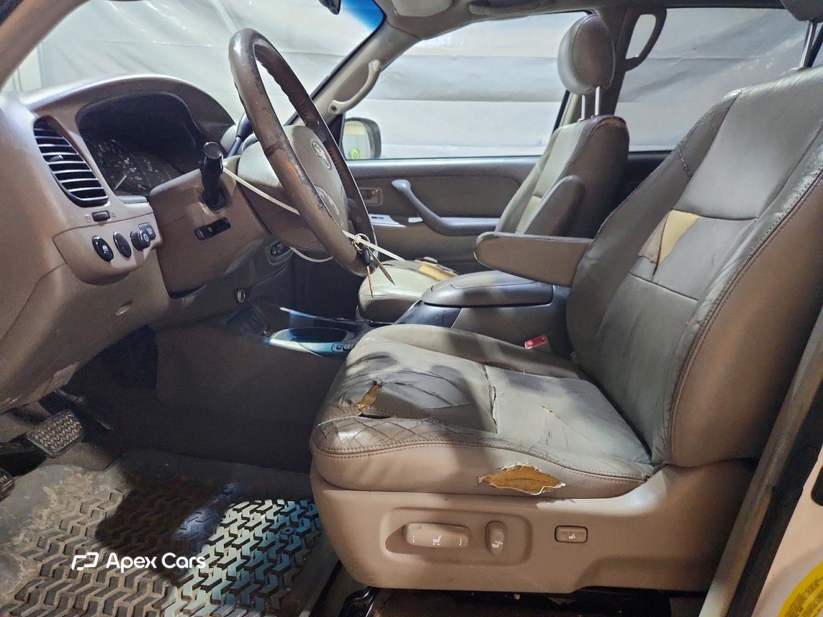 Toyota Sequoia 2005