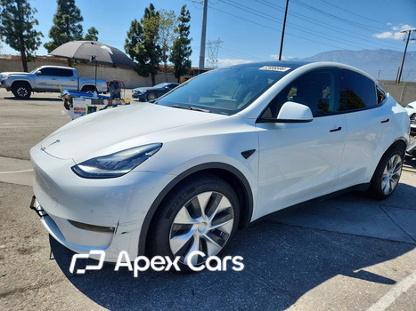 Tesla Model Y 2021 - Image 1 of 13