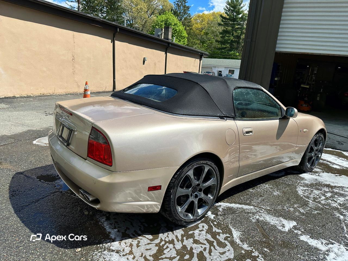 Maserati Spyder 2004