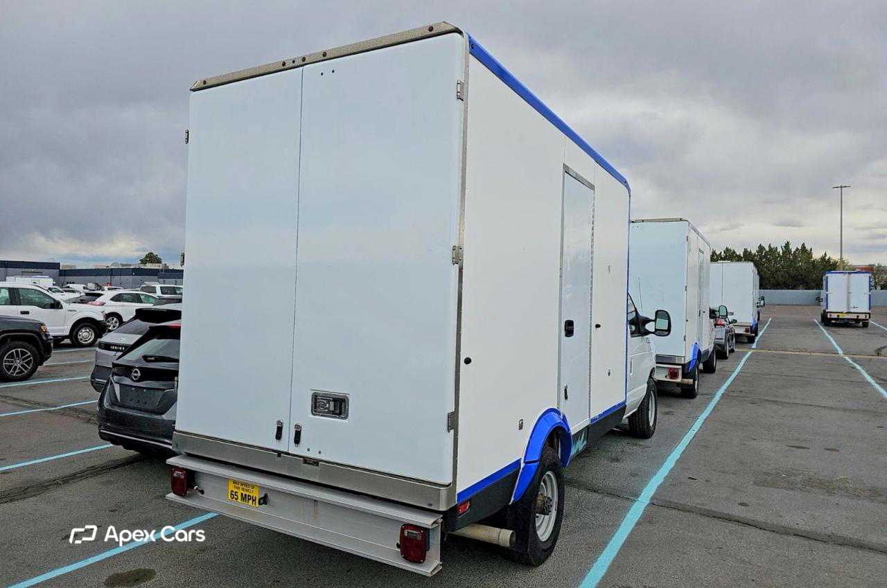 Ford Econoline 2024