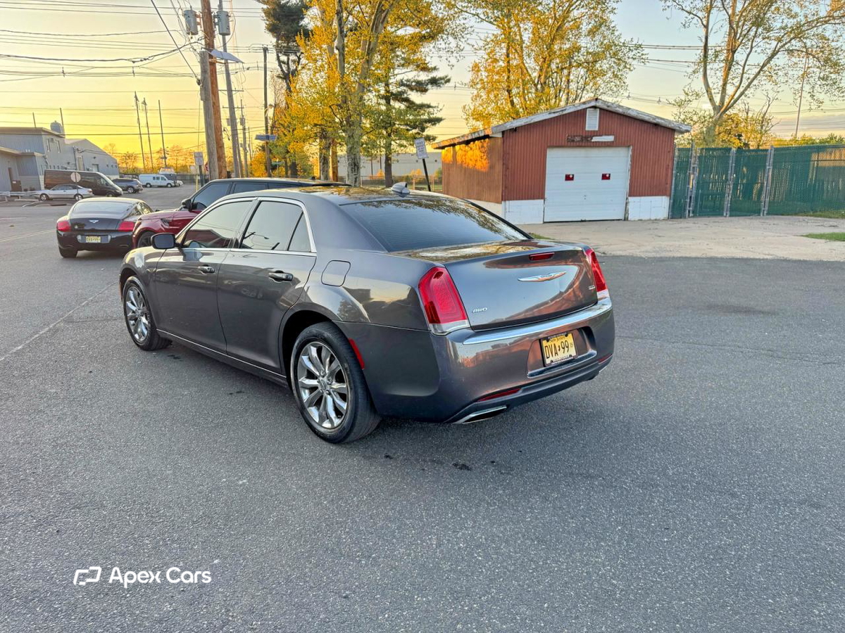 Chrysler 300 2016