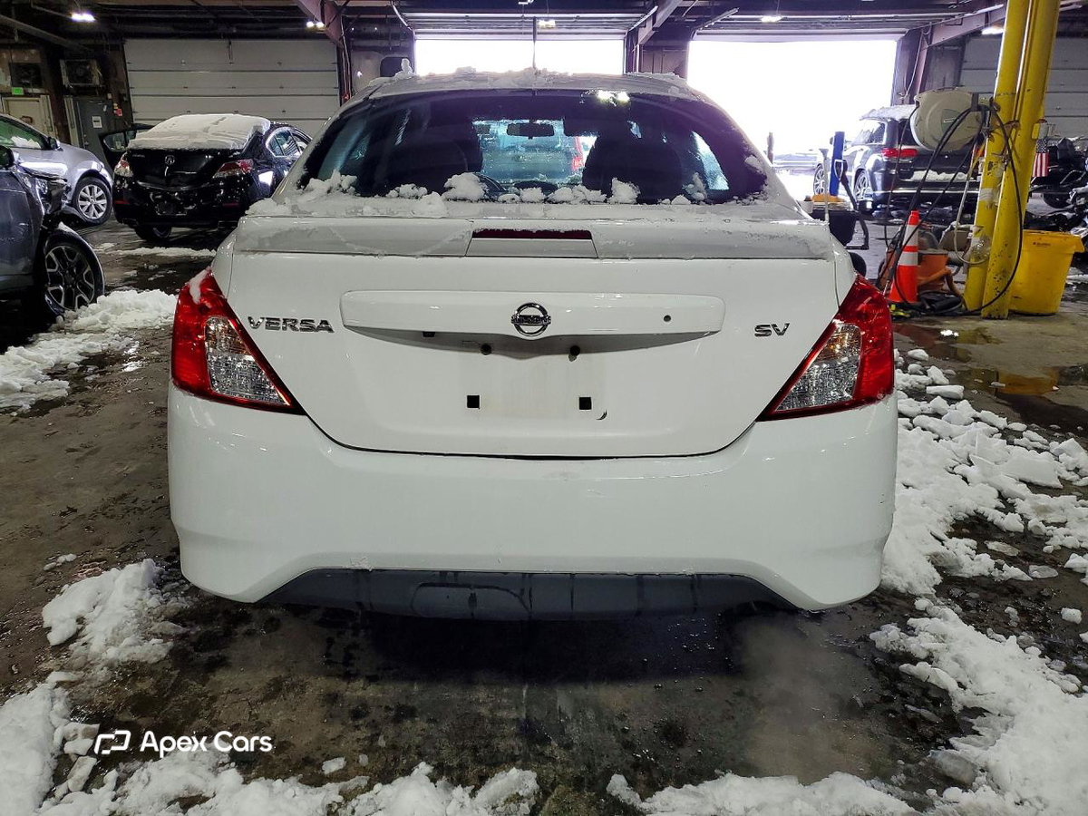 Nissan Versa 2019