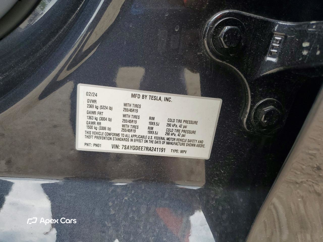Tesla Model Y 2024