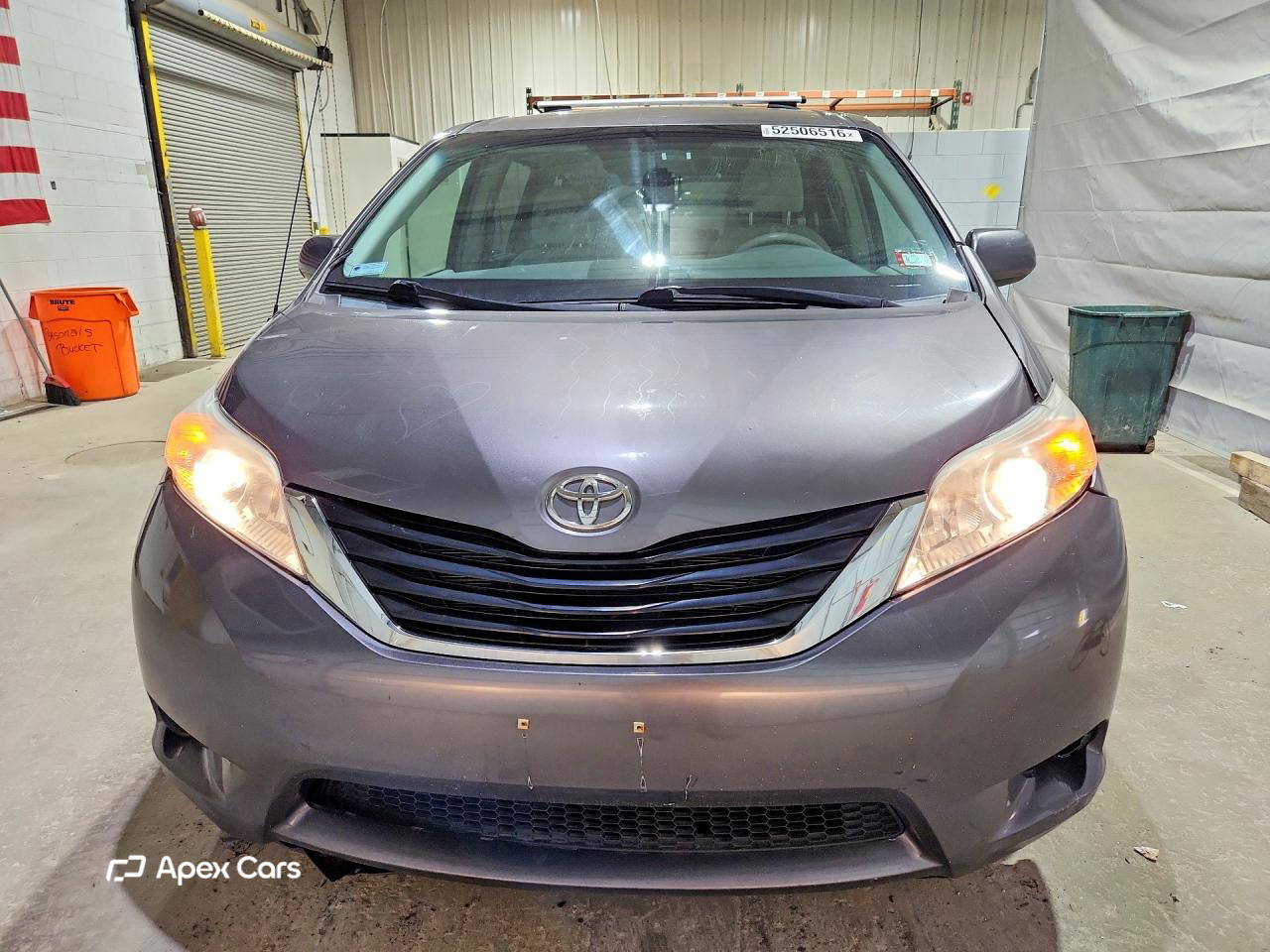 Toyota Sienna 2011
