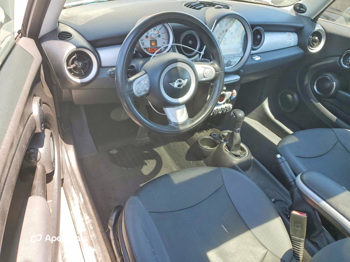 MINI Cooper 2010
