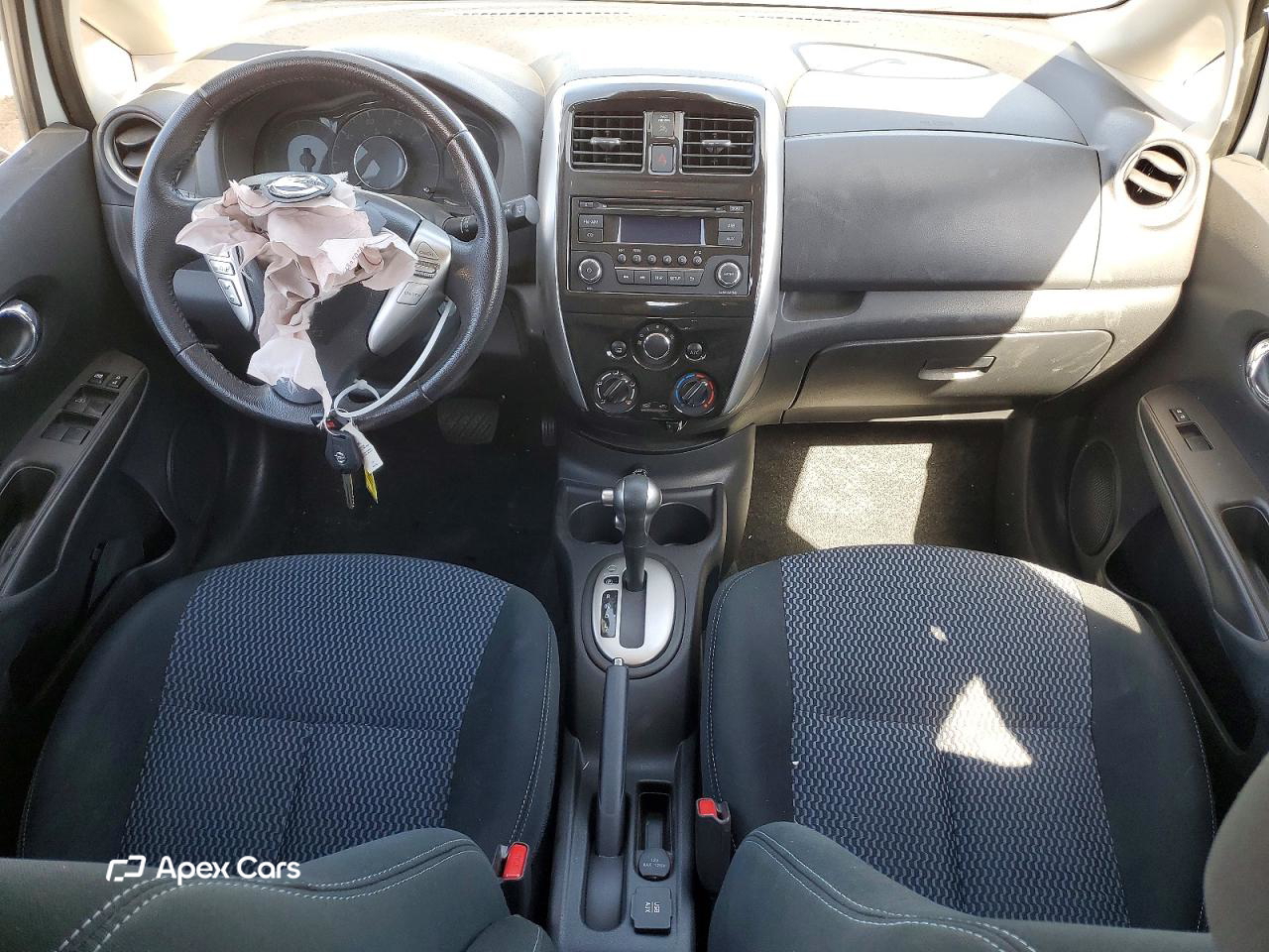 Nissan Versa 2015