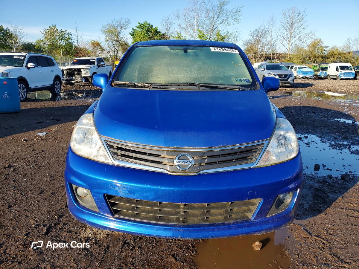 Nissan Versa 2011