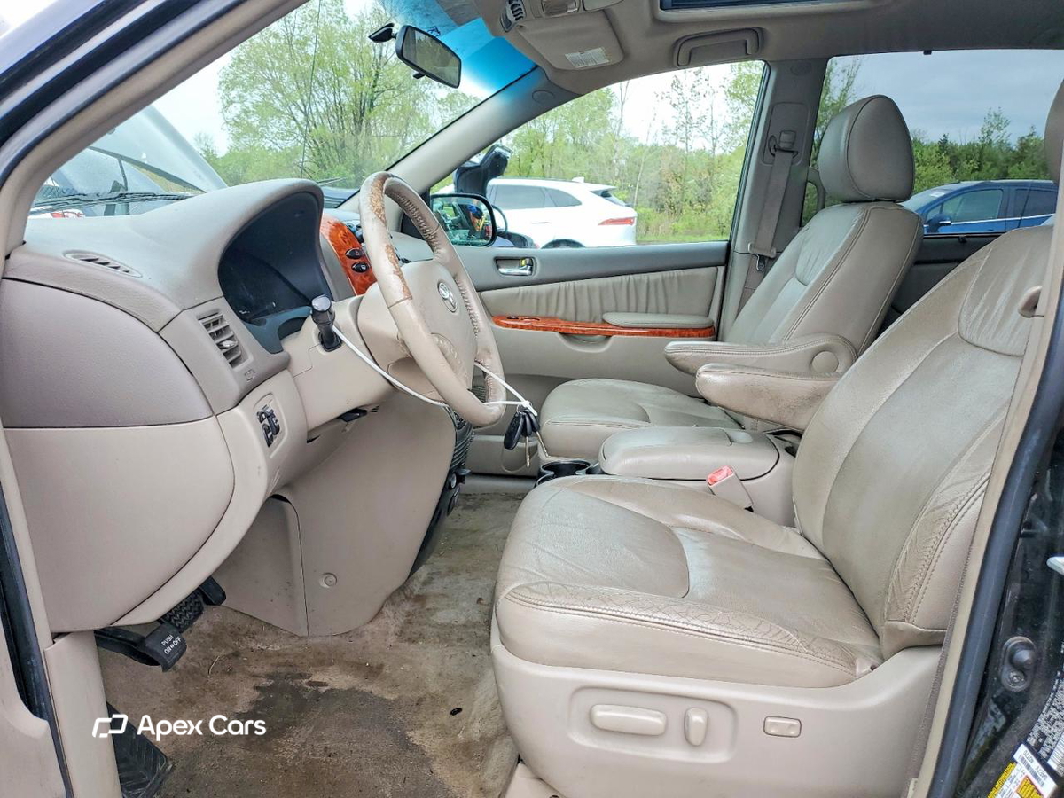 Toyota Sienna 2010