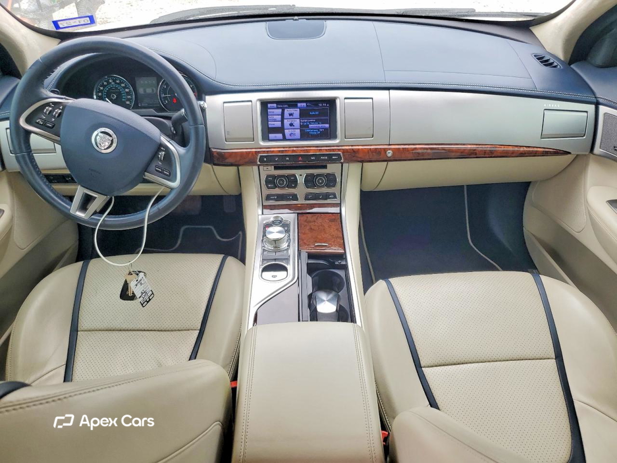 Jaguar XF 2013
