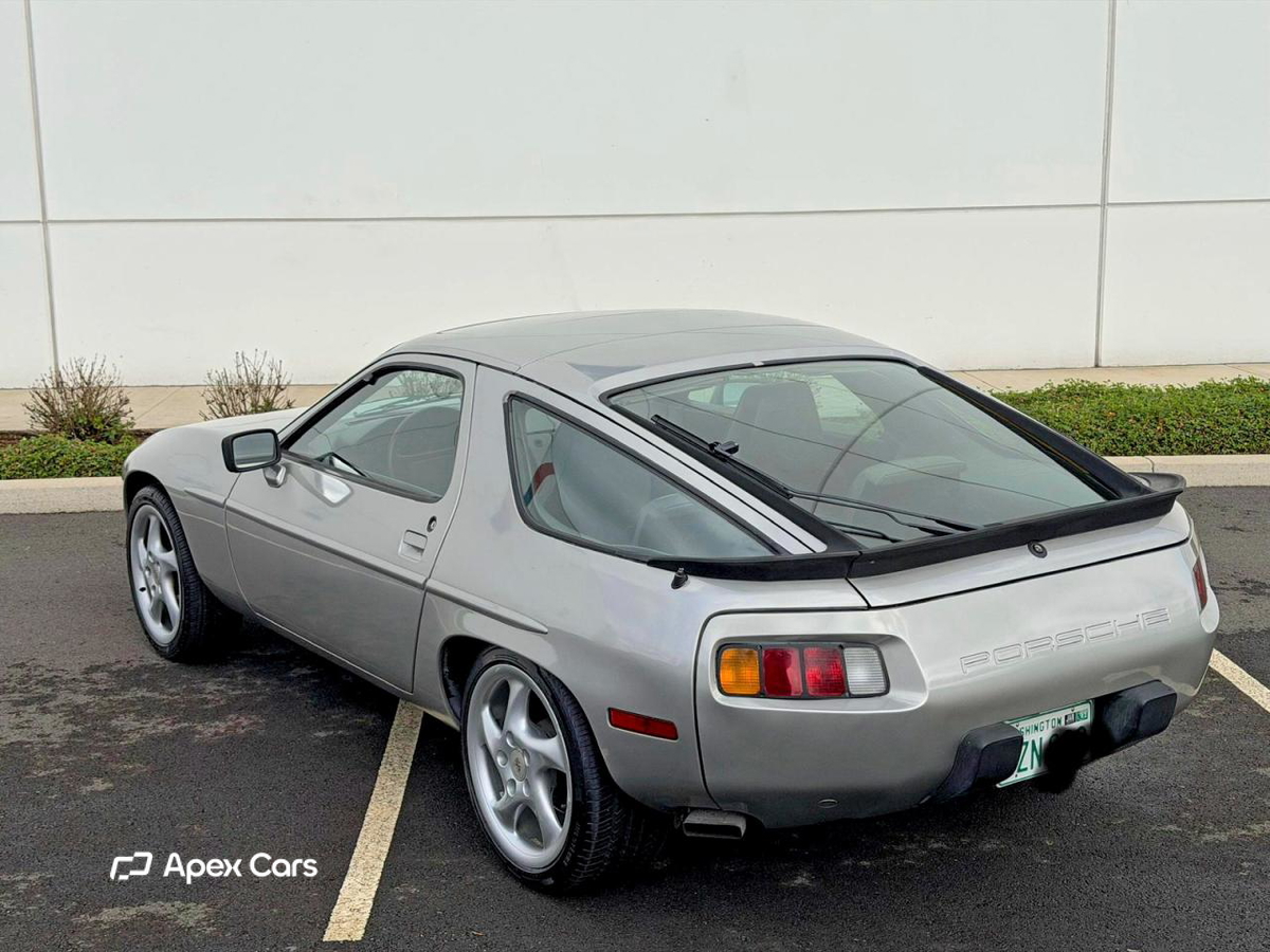Porsche 928 1982