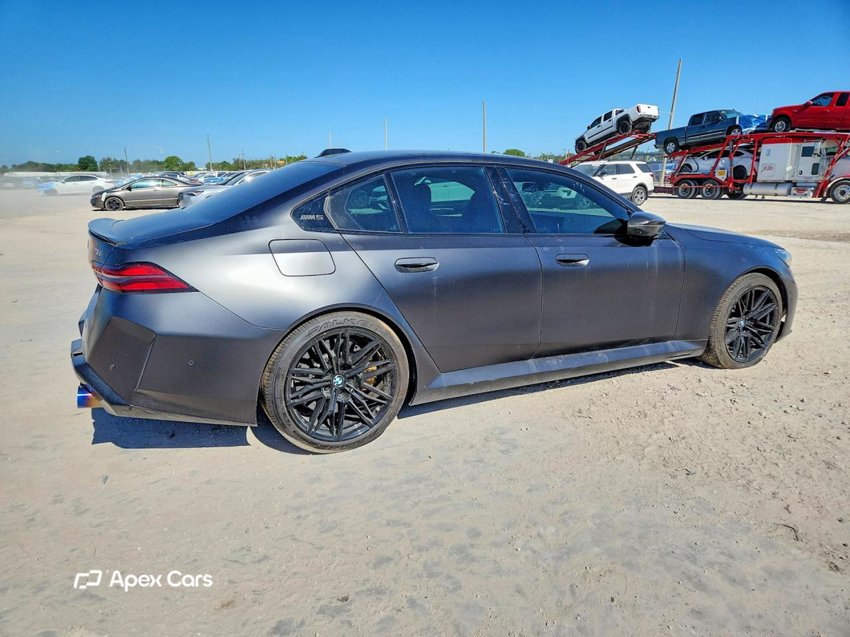 BMW M5 2025