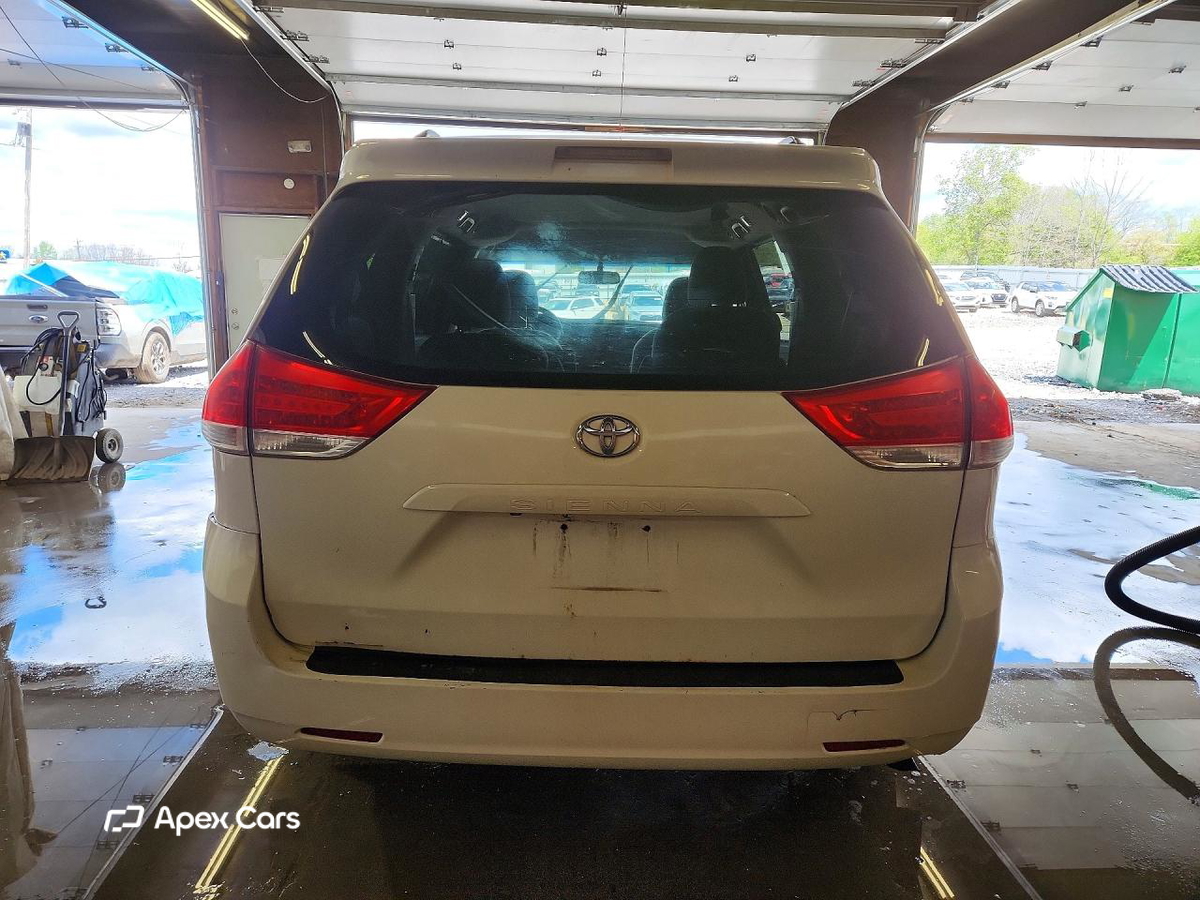 Toyota Sienna 2012