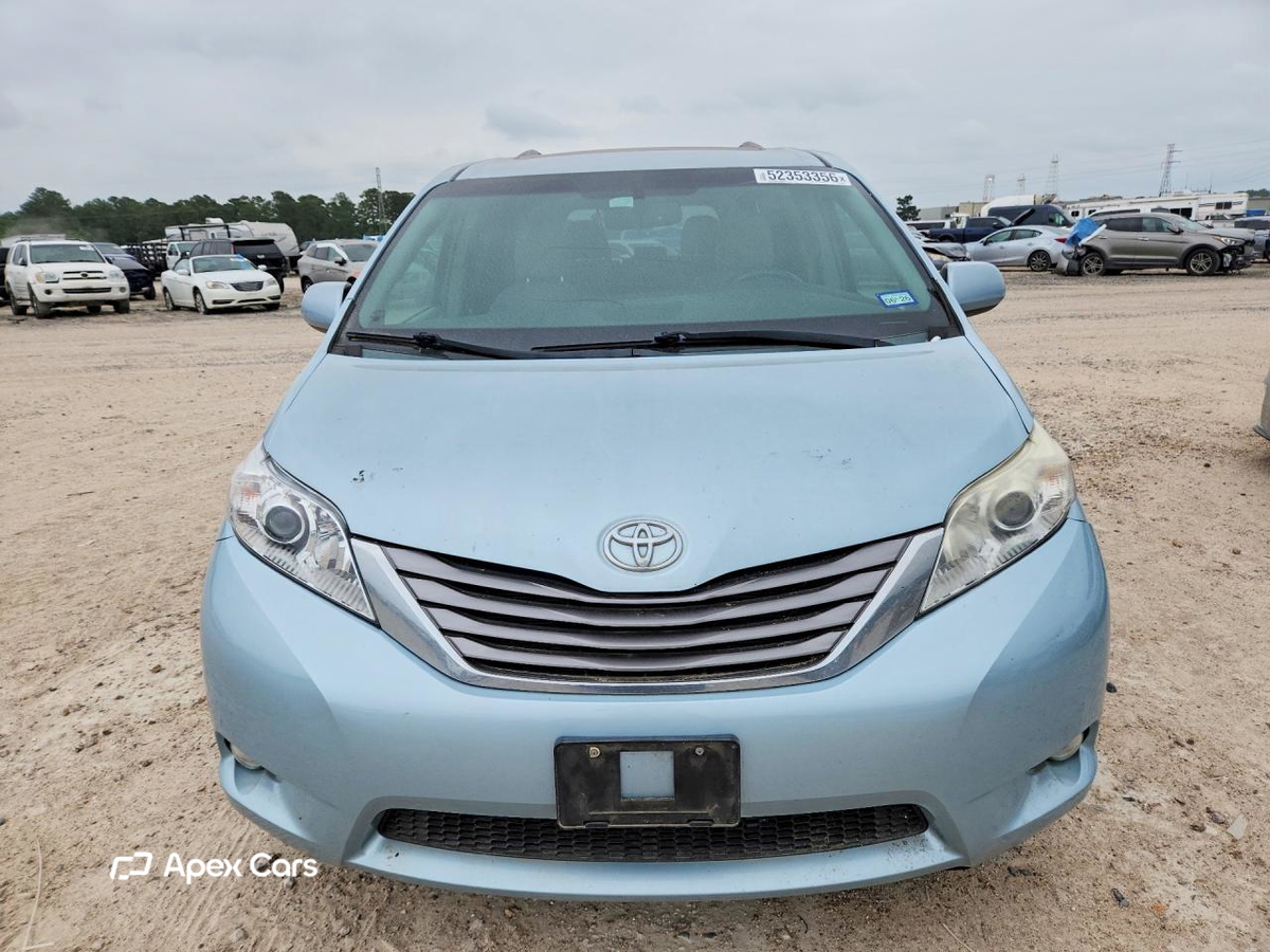 Toyota Sienna 2015