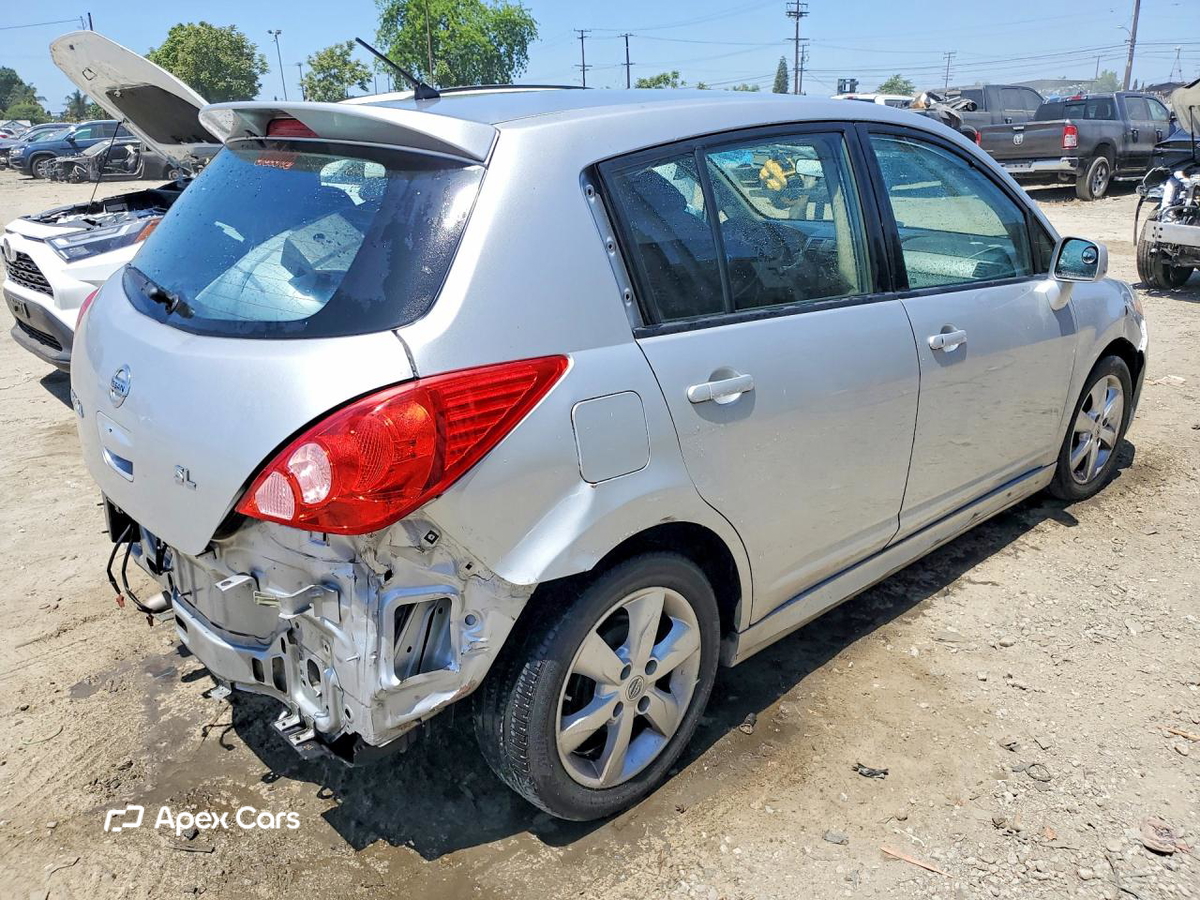 Nissan Versa 2011