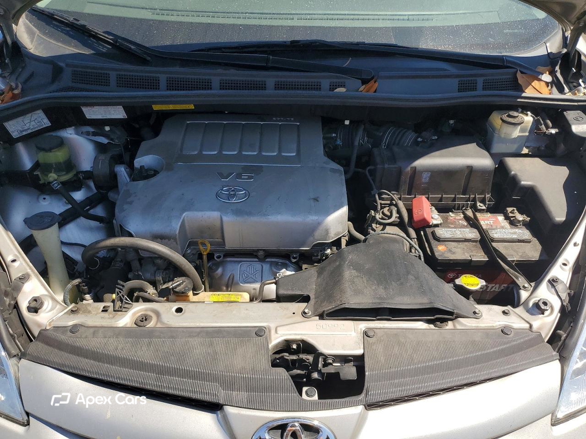 Toyota Sienna 2010