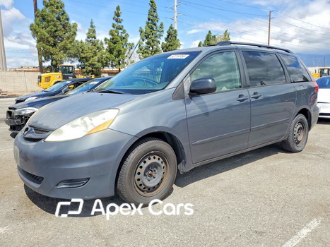 Toyota Sienna 2010 - Image 1 of 13