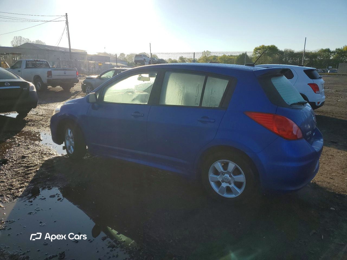 Nissan Versa 2011