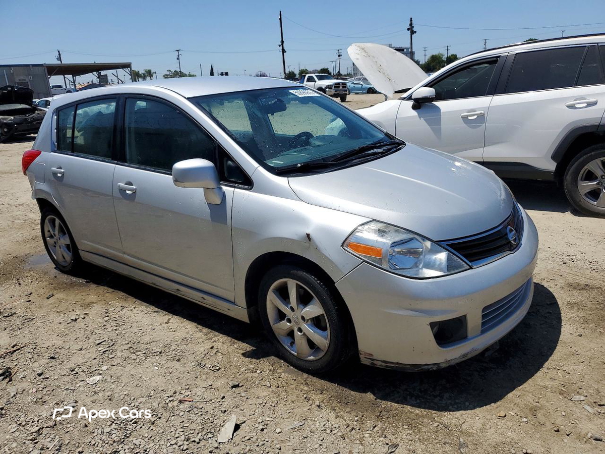 Nissan Versa 2011